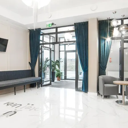 Otel Urbi 2*